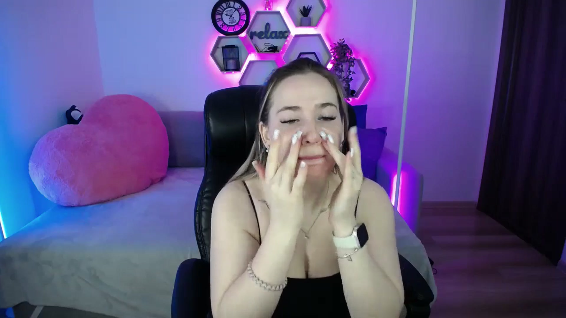 Gallery image thumbnail from SabrinaViolet's myfreecams stream on, 02/10/2026, 10:27 image 2 of 20