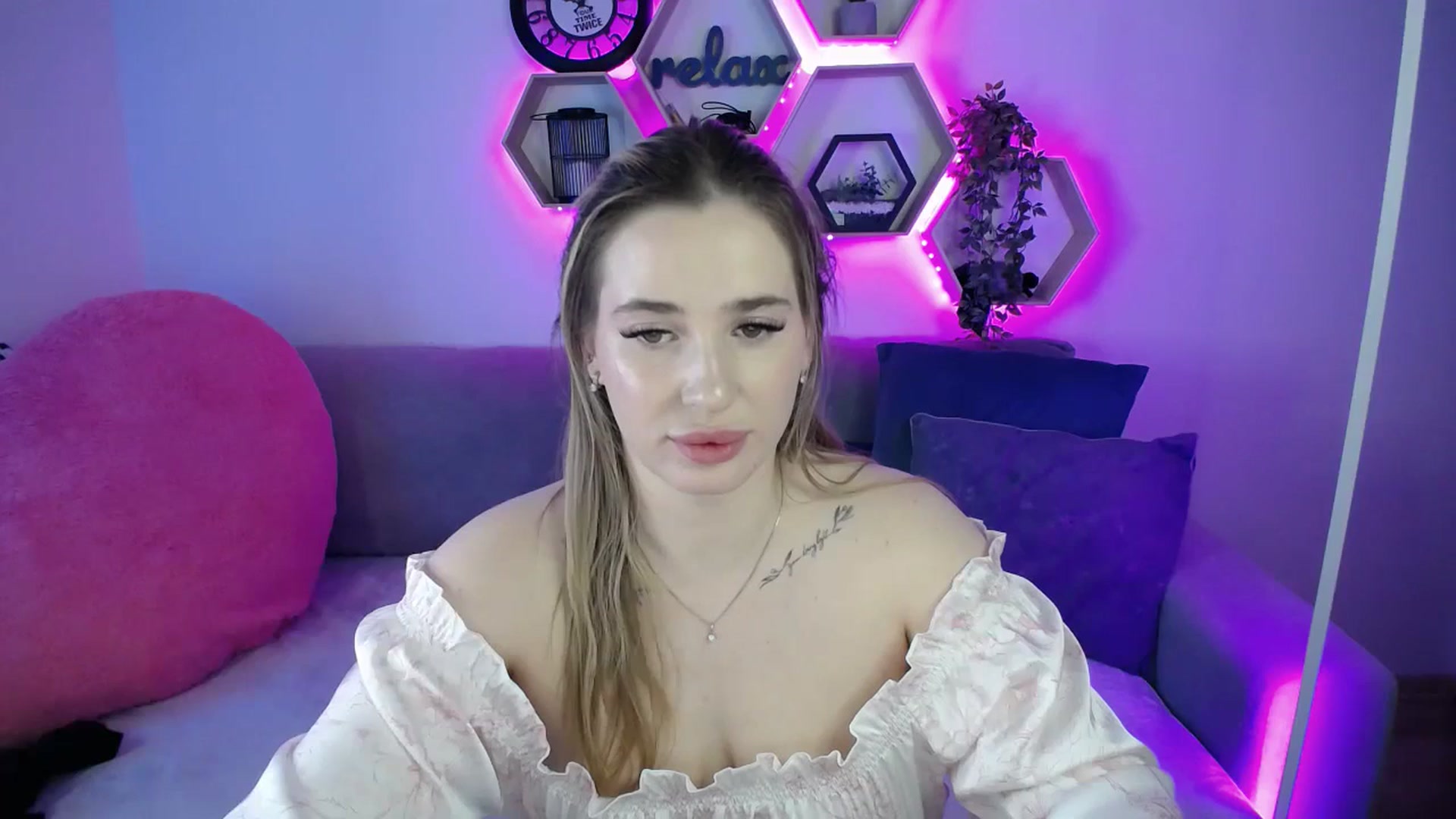 Gallery image thumbnail from SabrinaViolet's myfreecams stream on, 02/10/2026, 14:22 image 4 of 20