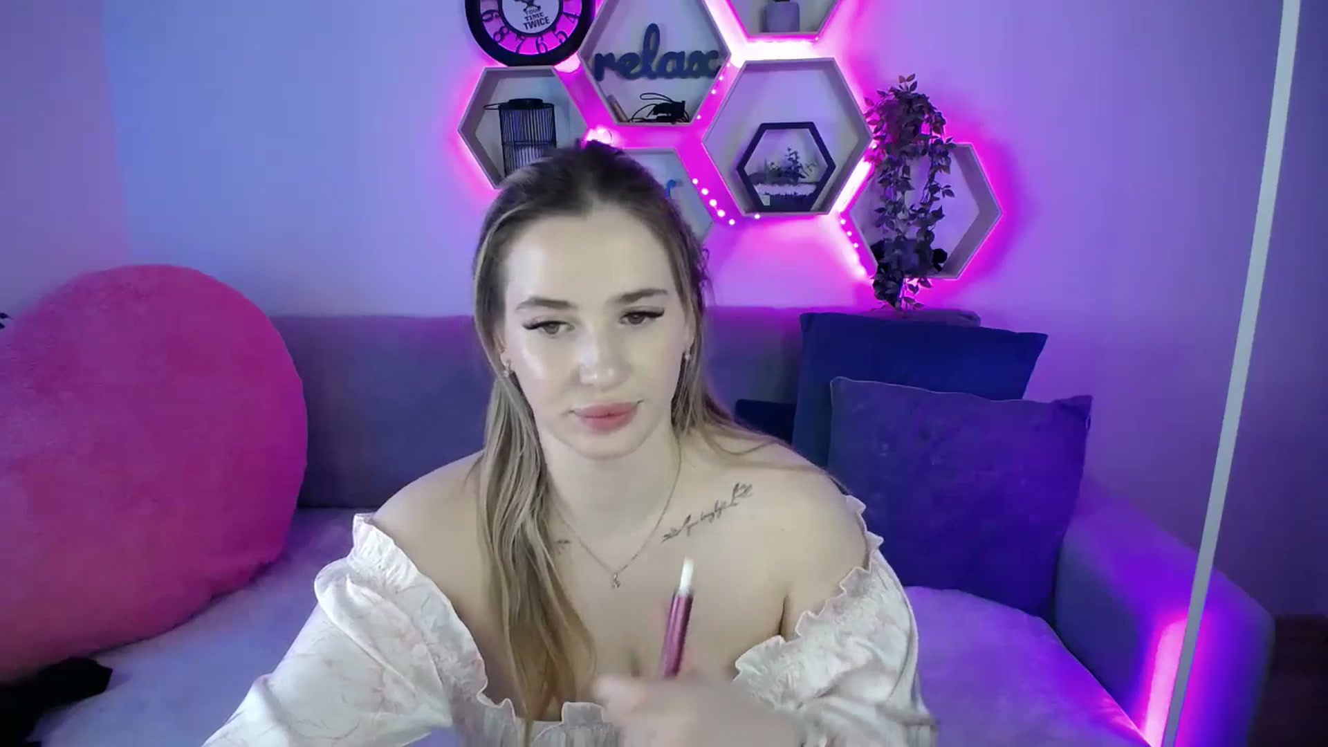 Gallery image thumbnail from SabrinaViolet's myfreecams stream on, 02/10/2026, 14:22 image 5 of 20
