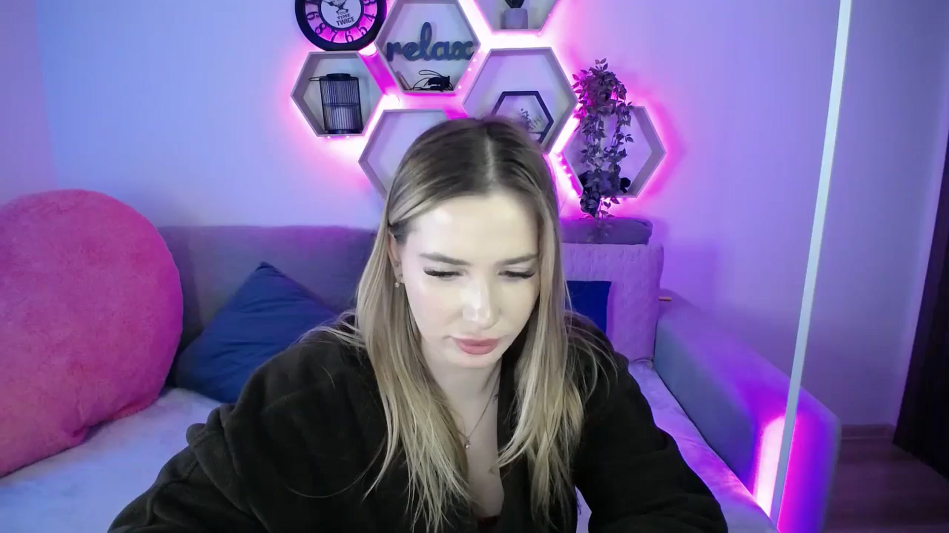 Gallery image thumbnail from SabrinaViolet's myfreecams stream on, 02/11/2026, 14:59 image 2 of 20