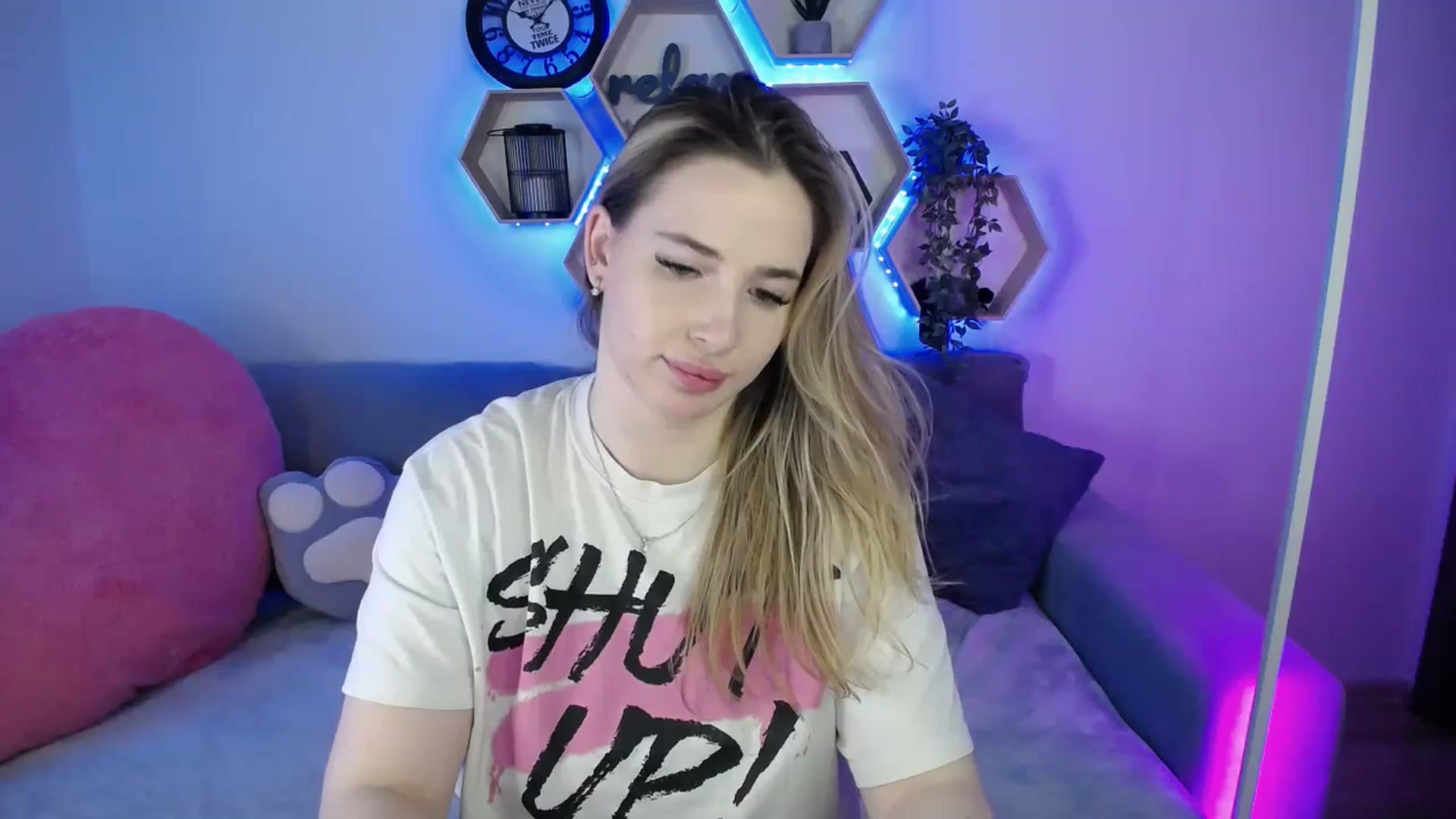 Gallery image thumbnail from SabrinaViolet's myfreecams stream on, 02/15/2026, 14:55 image 20 of 20
