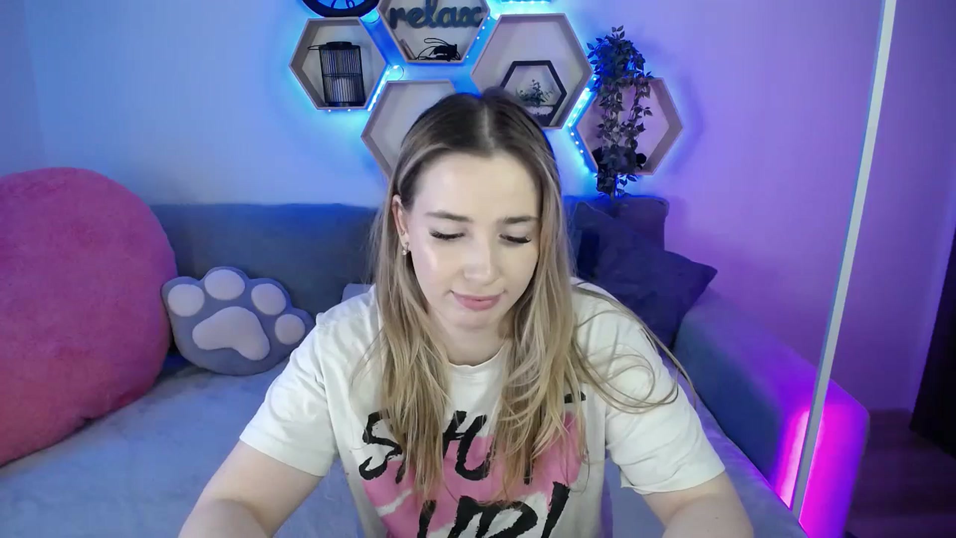 Gallery image thumbnail from SabrinaViolet's myfreecams stream on, 02/15/2026, 14:55 image 13 of 20