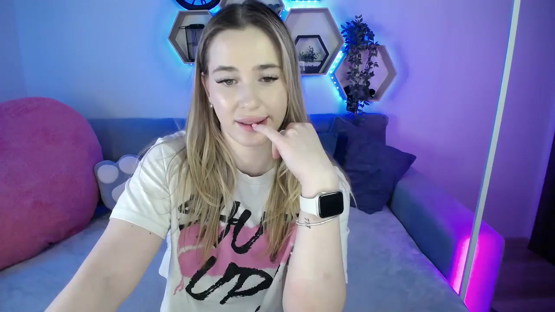 Gallery image thumbnail from SabrinaViolet's myfreecams stream on, 02/15/2026, 14:55 image 12 of 20