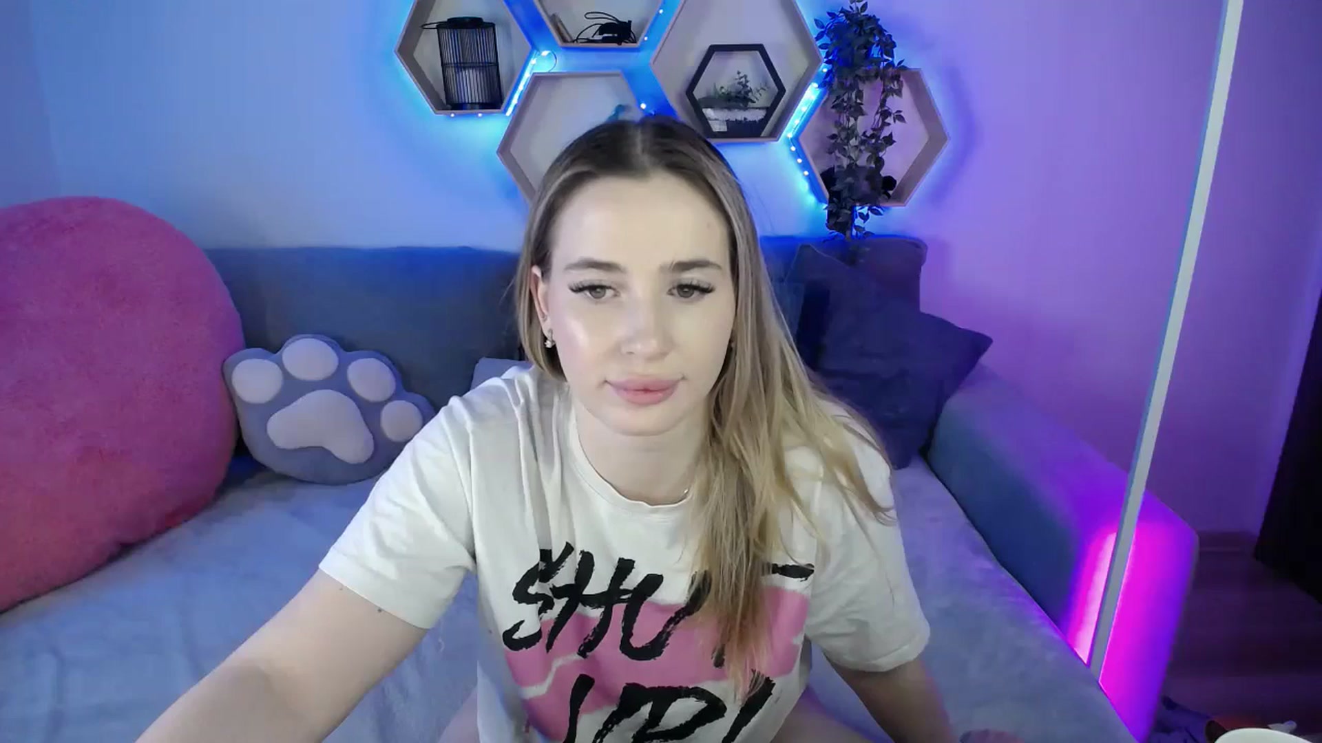 Gallery image thumbnail from SabrinaViolet's myfreecams stream on, 02/15/2026, 14:55 image 11 of 20