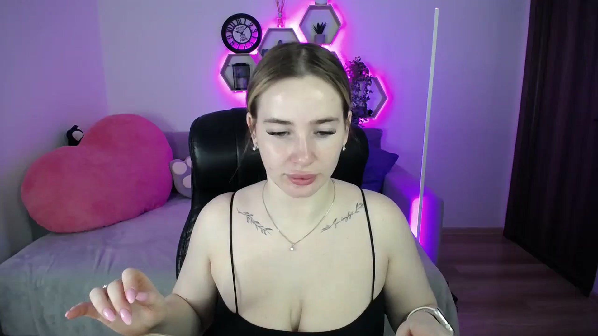Gallery image thumbnail from SabrinaViolet's myfreecams stream on, 02/16/2026, 10:46 image 2 of 20