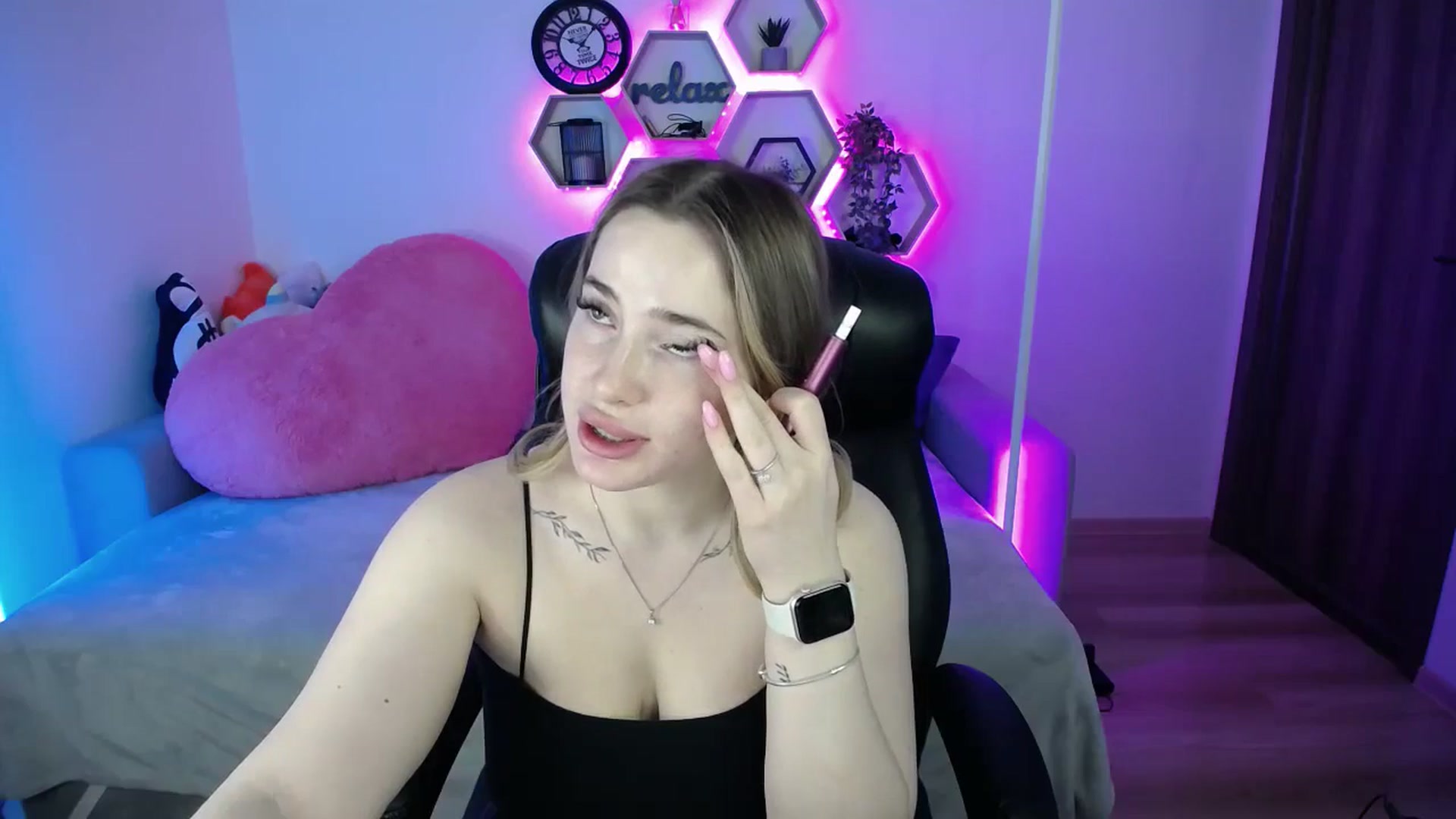 Gallery image thumbnail from SabrinaViolet's myfreecams stream on, 02/17/2026, 09:20 image 13 of 20