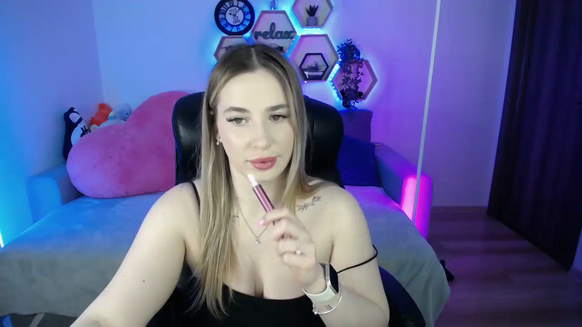Gallery image thumbnail from SabrinaViolet's myfreecams stream on, 02/20/2026, 11:34 image 10 of 20