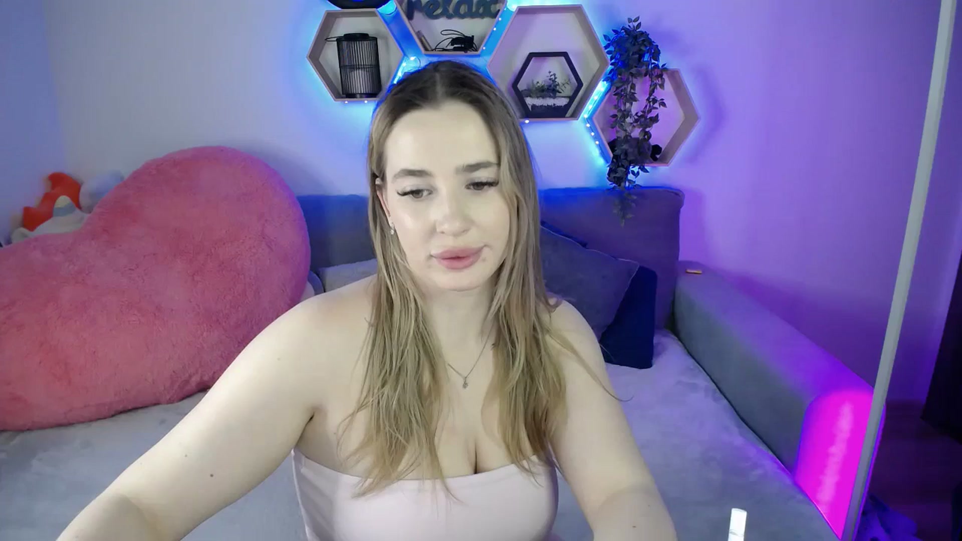 Gallery image thumbnail from SabrinaViolet's myfreecams stream on, 02/21/2026, 15:02 image 1 of 20
