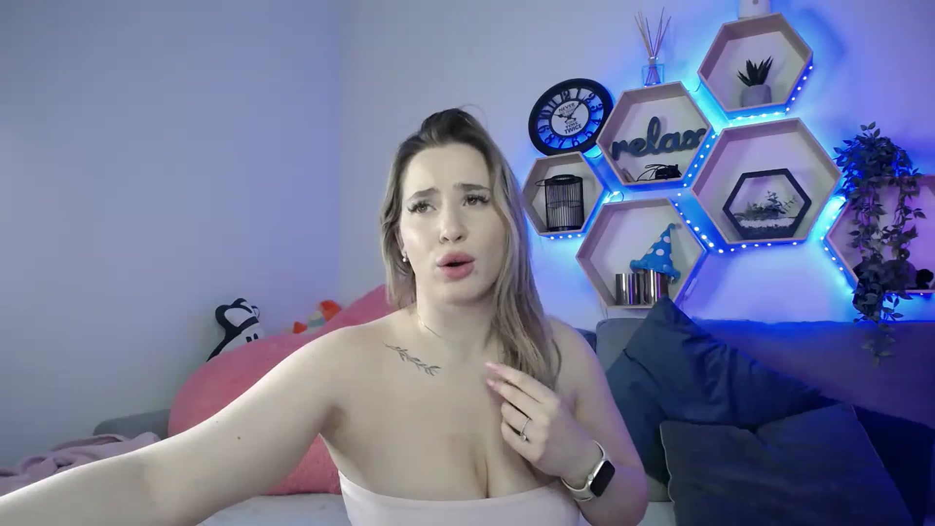 Gallery image thumbnail from SabrinaViolet's myfreecams stream on, 02/21/2026, 15:02 image 13 of 20