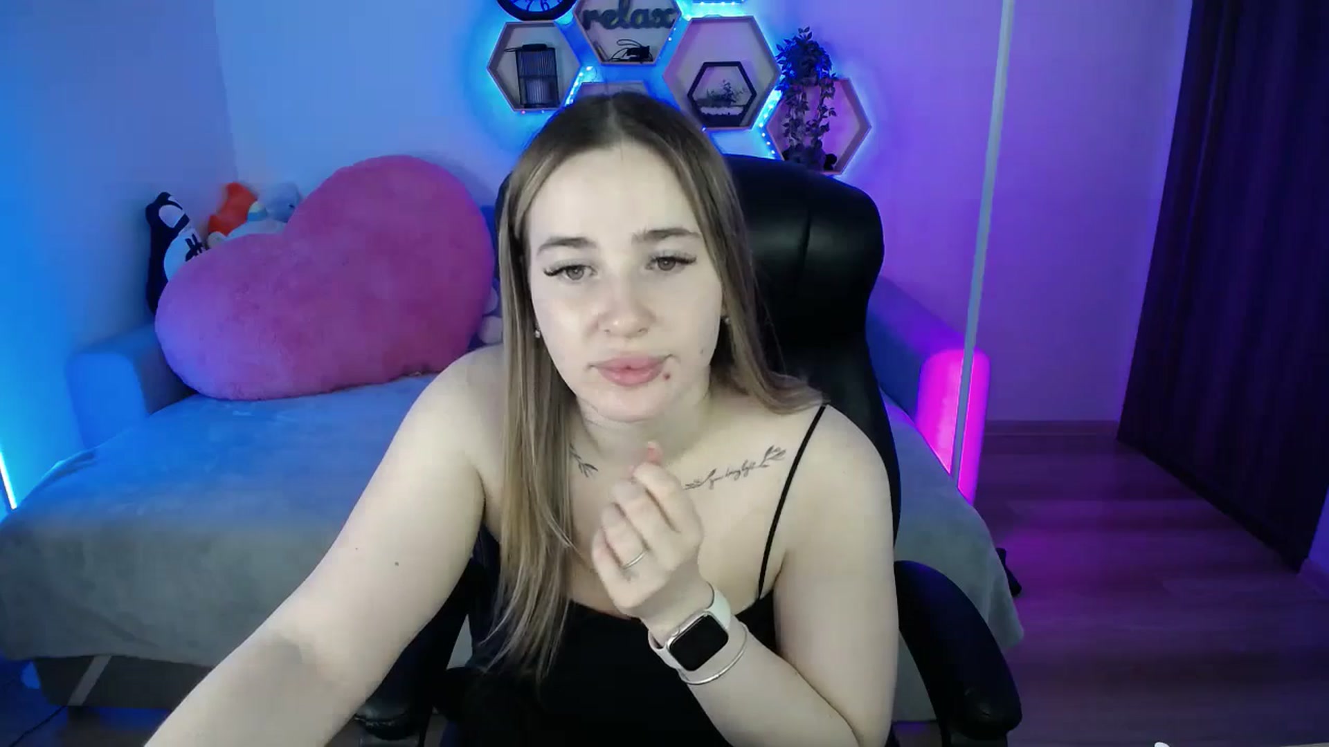 Gallery image thumbnail from SabrinaViolet's myfreecams stream on, 02/22/2026, 09:39 image 9 of 20