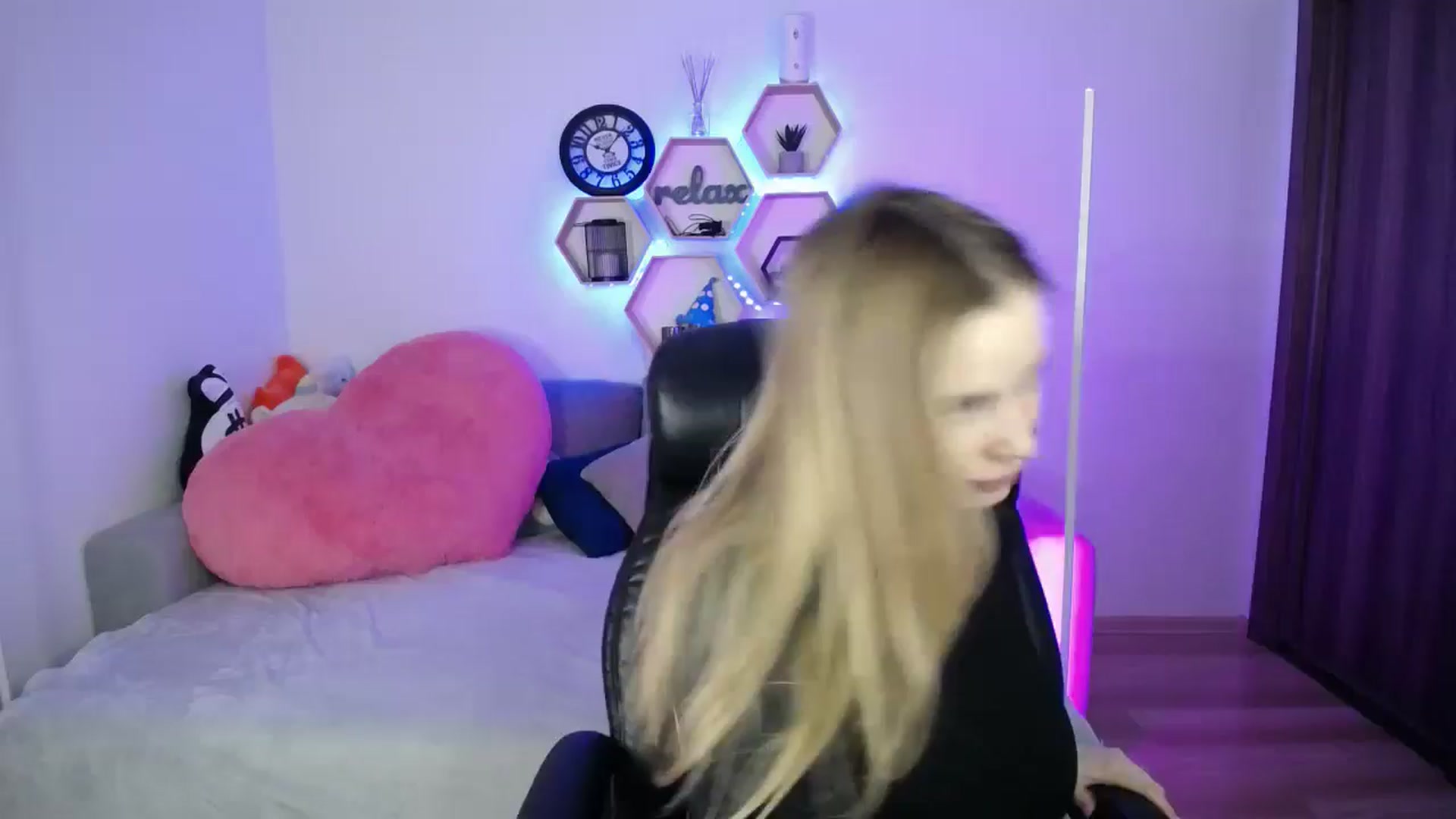Gallery image thumbnail from SabrinaViolet's myfreecams stream on, 02/24/2026, 10:23 image 1 of 20