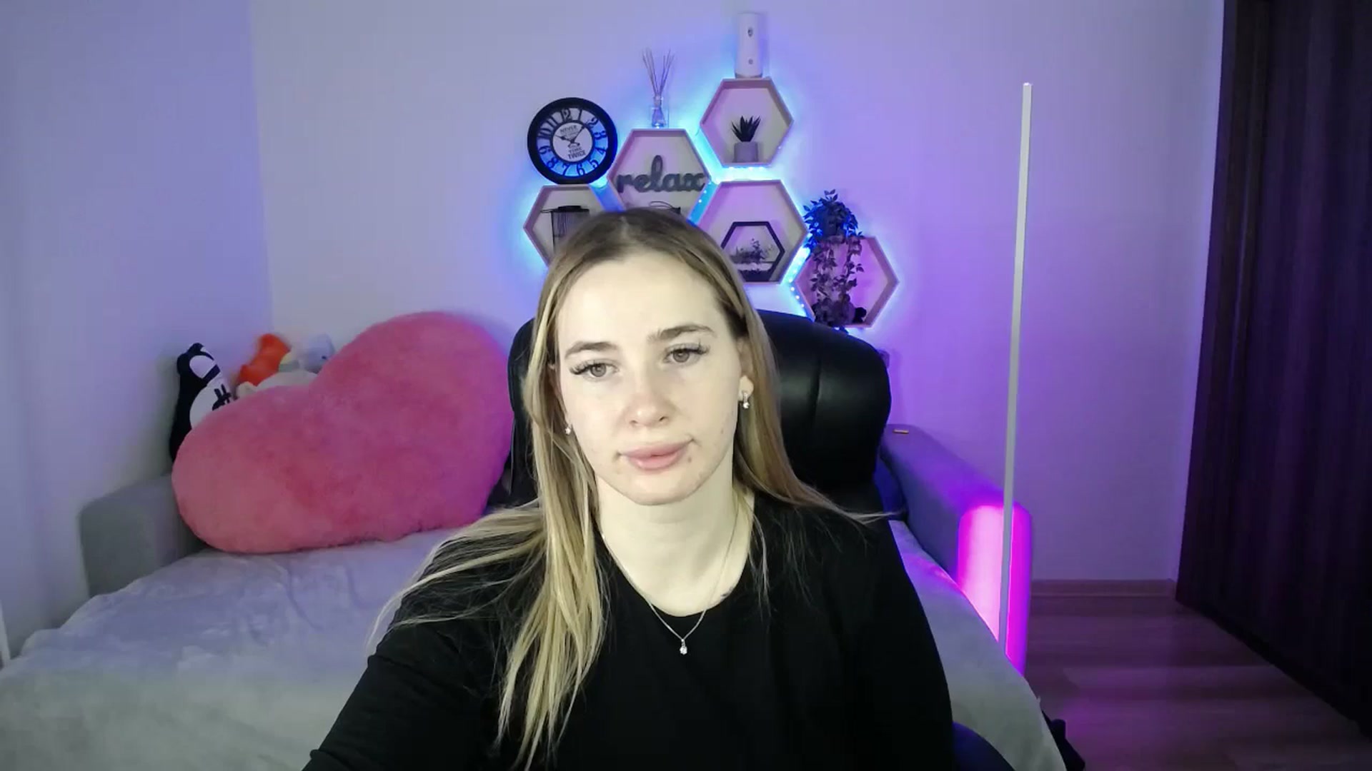 Gallery image thumbnail from SabrinaViolet's myfreecams stream on, 02/24/2026, 10:23 image 2 of 20