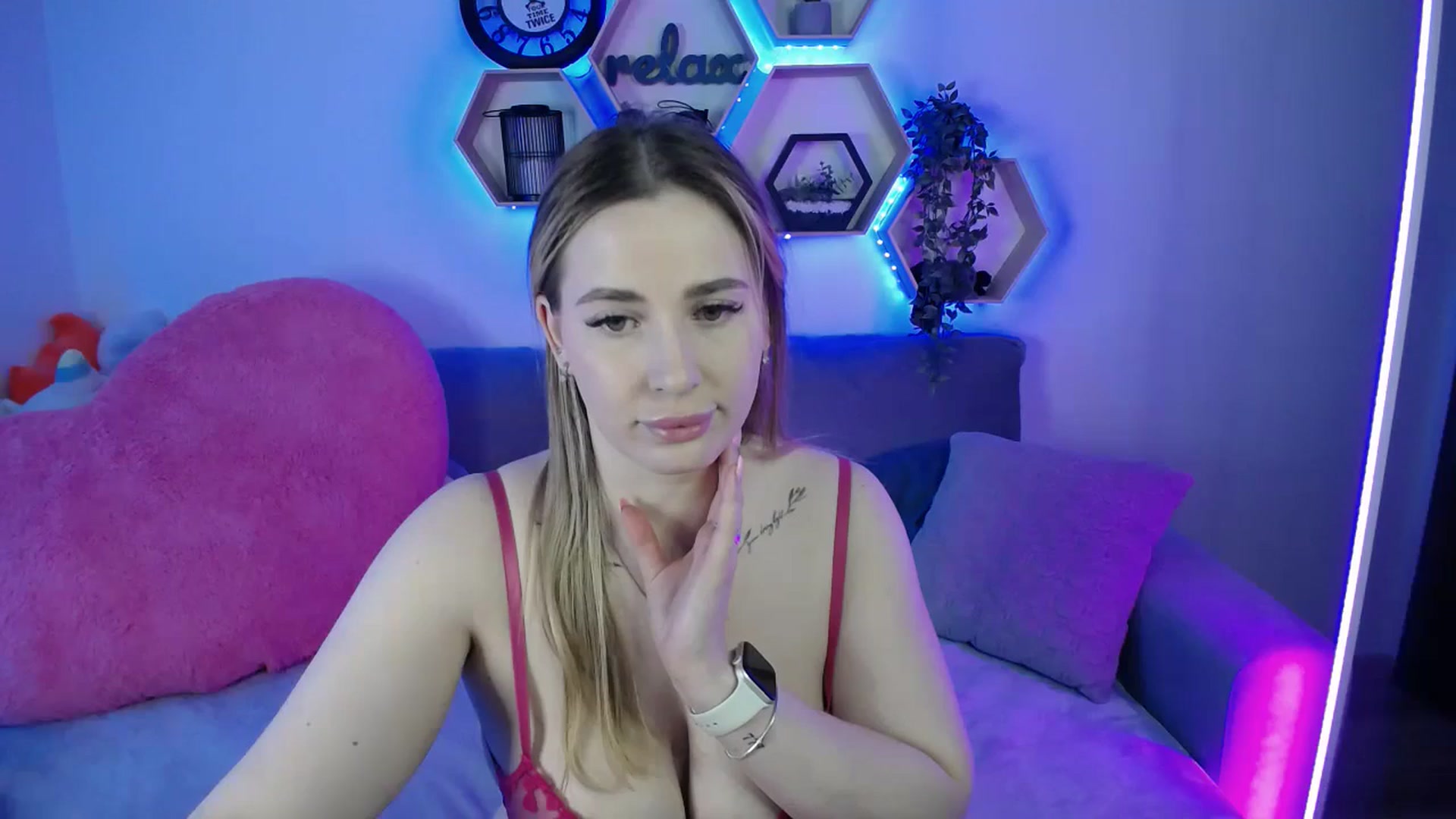 Gallery image thumbnail from SabrinaViolet's myfreecams stream on, 02/25/2026, 13:40 image 11 of 20