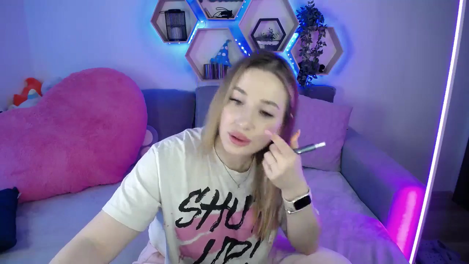 Gallery image thumbnail from SabrinaViolet's myfreecams stream on, 03/01/2026, 13:15 image 2 of 20