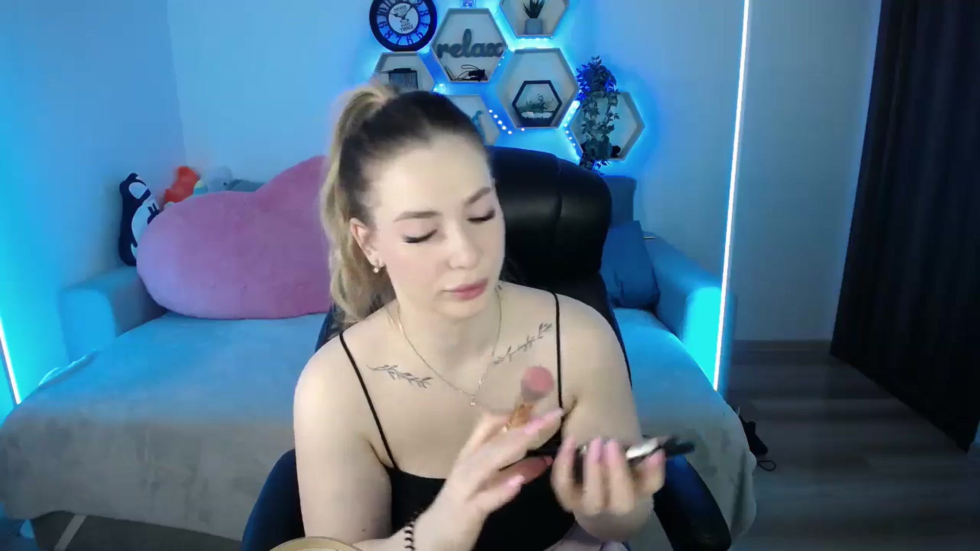 Gallery image thumbnail from SabrinaViolet's myfreecams stream on, 03/03/2026, 09:52 image 8 of 20
