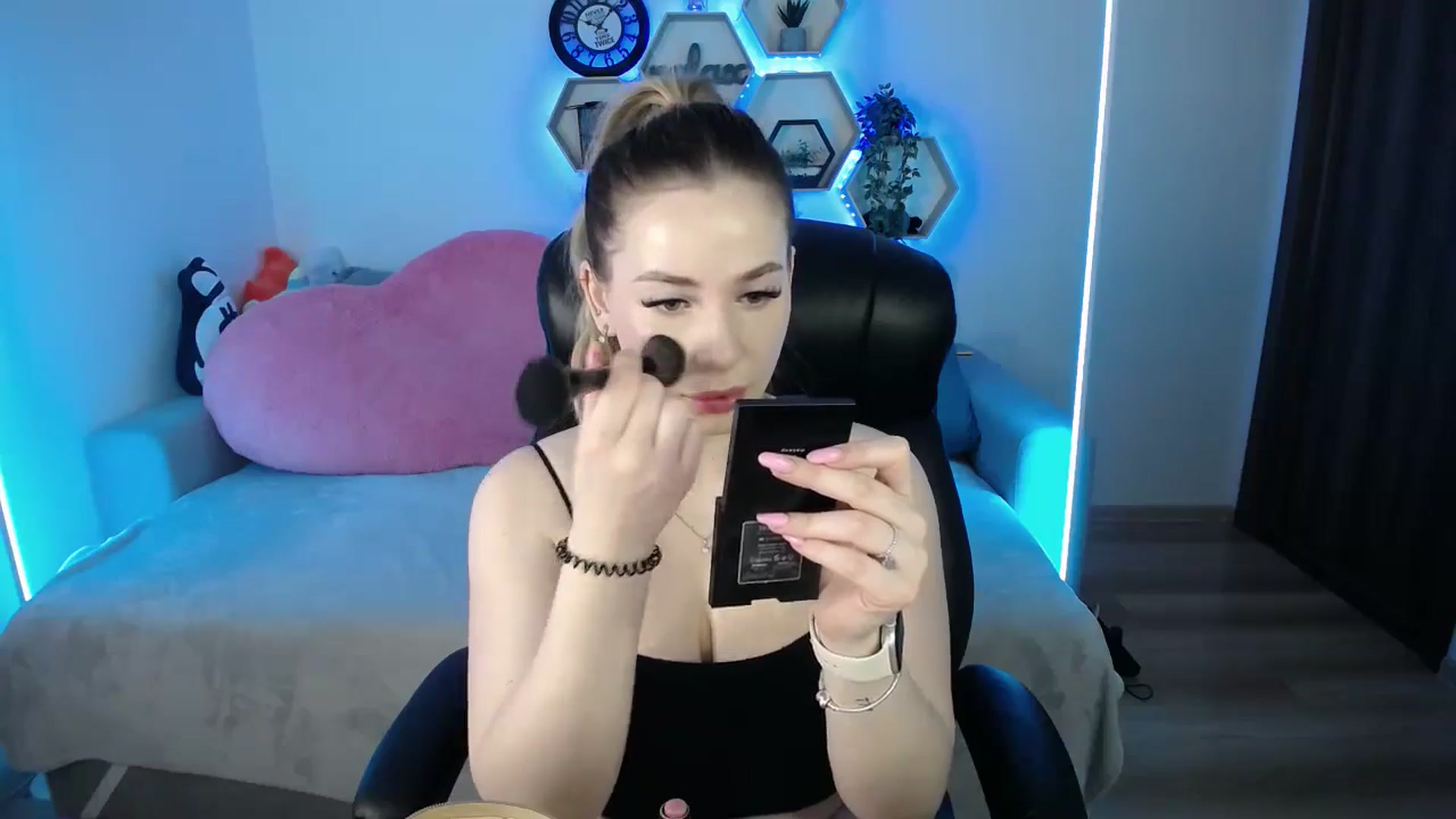 Gallery image thumbnail from SabrinaViolet's myfreecams stream on, 03/03/2026, 09:52 image 6 of 20