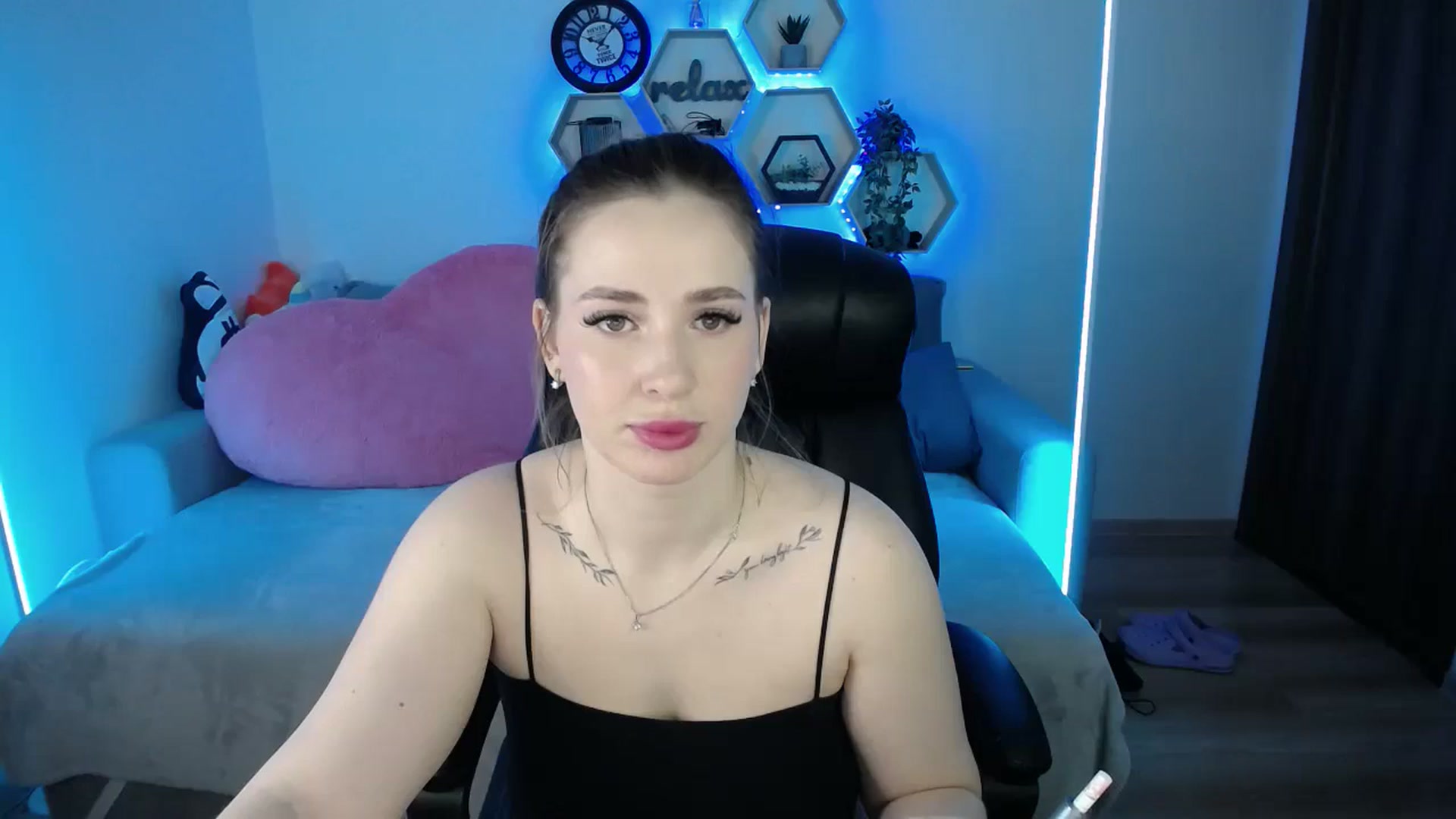 Gallery image thumbnail from SabrinaViolet's myfreecams stream on, 03/03/2026, 11:35 image 2 of 20