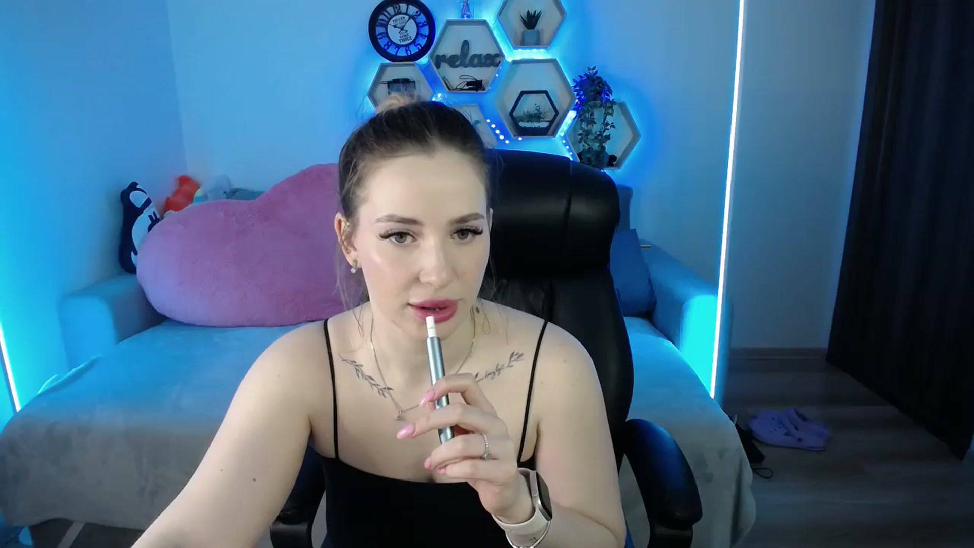 Gallery image thumbnail from SabrinaViolet's myfreecams stream on, 03/03/2026, 11:35 image 1 of 20