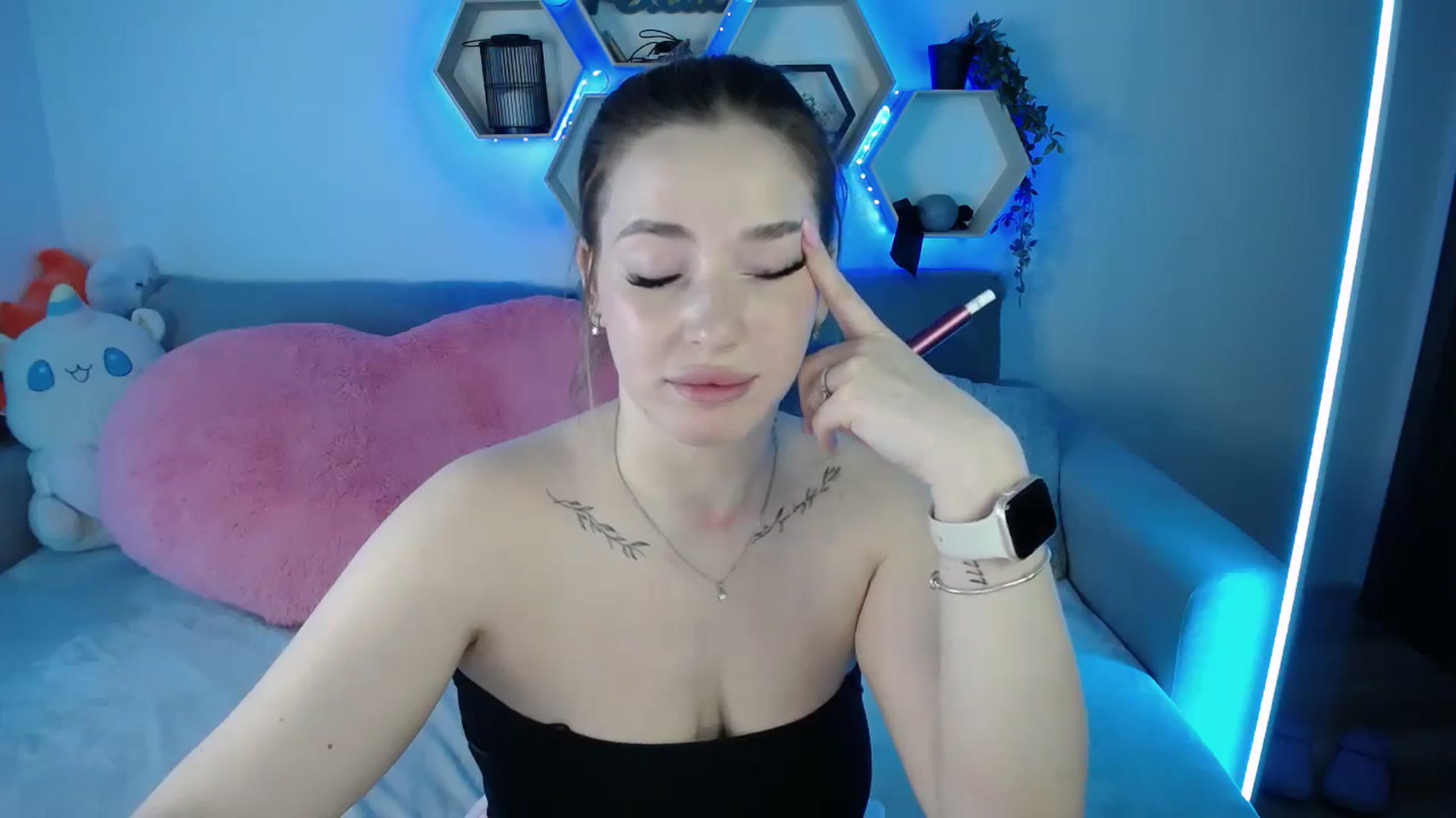 Gallery image thumbnail from SabrinaViolet's myfreecams stream on, 03/03/2026, 15:00 image 17 of 20