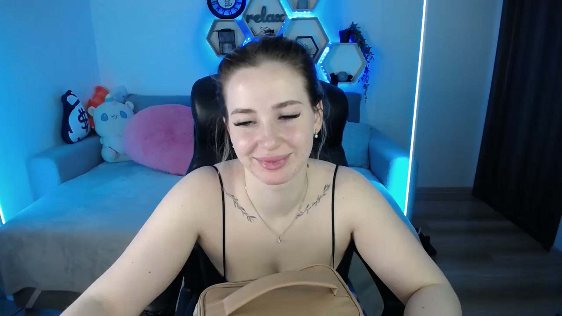 Gallery image thumbnail from SabrinaViolet's myfreecams stream on, 03/04/2026, 09:56 image 9 of 20