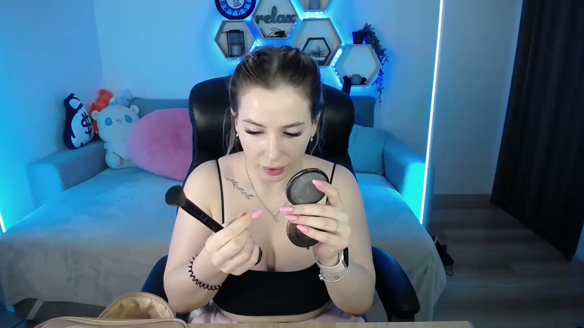Gallery image thumbnail from SabrinaViolet's myfreecams stream on, 03/04/2026, 09:56 image 16 of 20