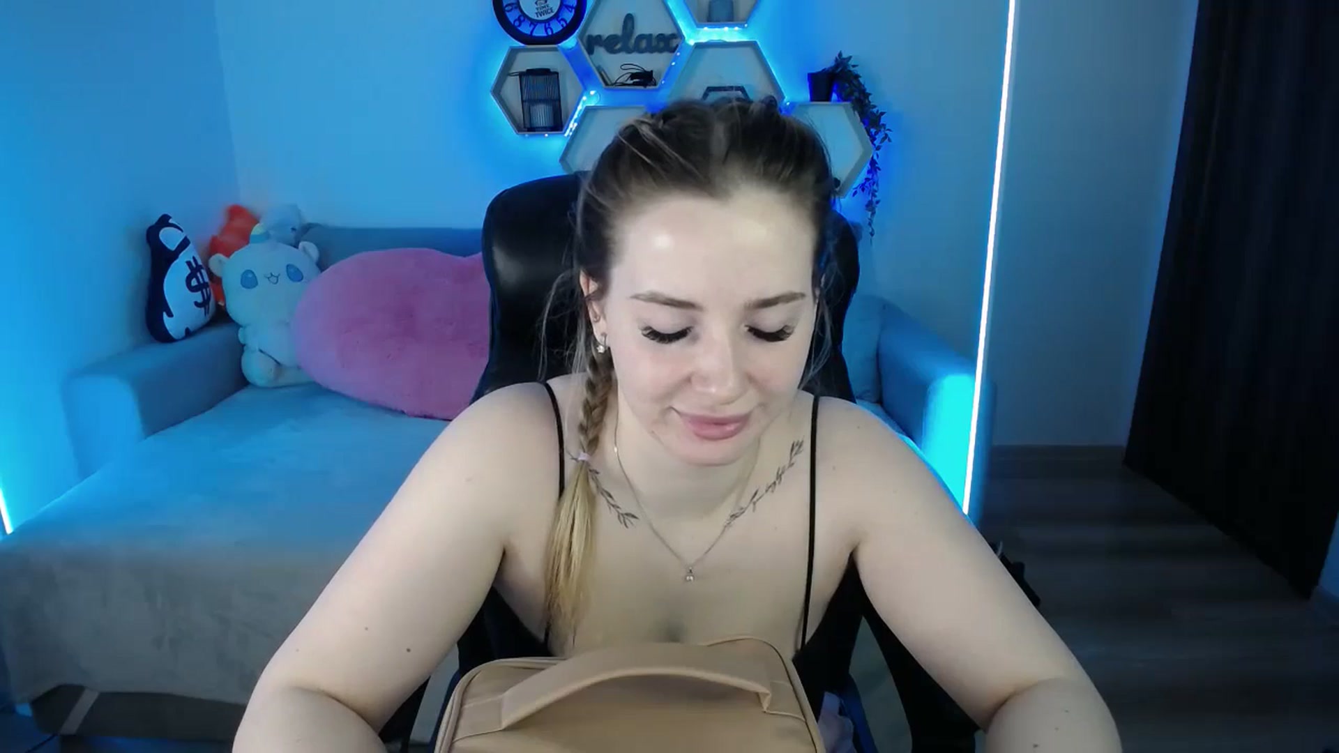 Gallery image thumbnail from SabrinaViolet's myfreecams stream on, 03/04/2026, 09:56 image 6 of 20