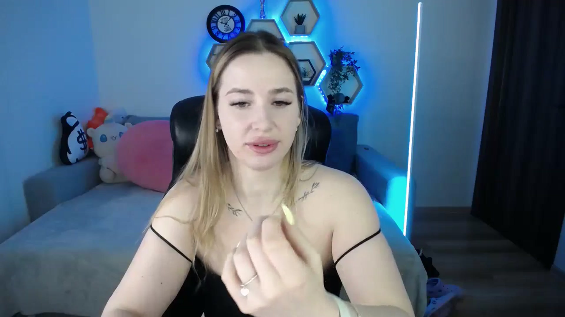 Gallery image thumbnail from SabrinaViolet's myfreecams stream on, 03/06/2026, 10:53 image 12 of 20