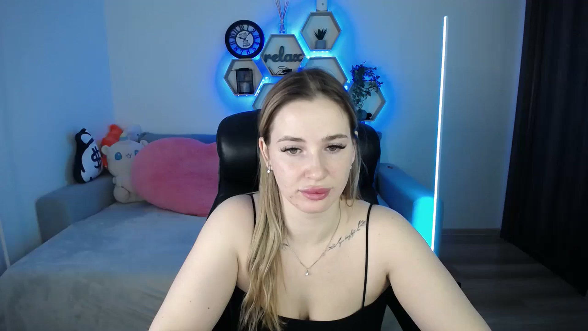 Gallery image thumbnail from SabrinaViolet's myfreecams stream on, 03/06/2026, 10:53 image 4 of 20