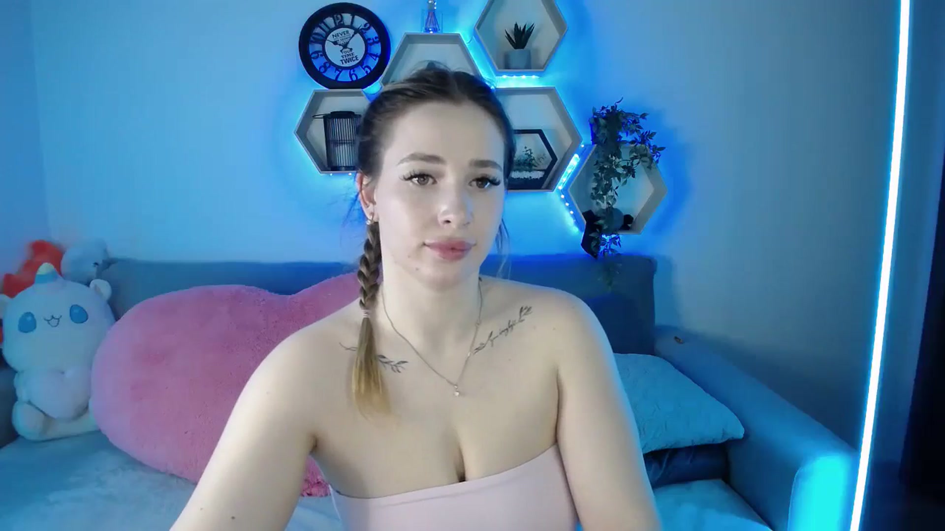 Gallery image thumbnail from SabrinaViolet's myfreecams stream on, 03/07/2026, 13:32 image 18 of 20