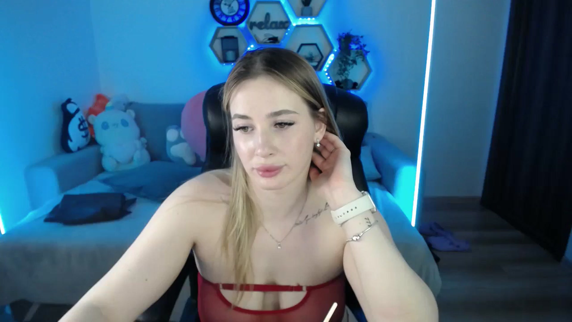 Gallery image thumbnail from SabrinaViolet's myfreecams stream on, 03/10/2026, 14:35 image 10 of 20