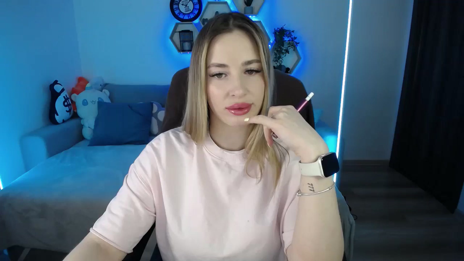 Gallery image thumbnail from SabrinaViolet's myfreecams stream on, 03/14/2026, 10:14 image 16 of 20