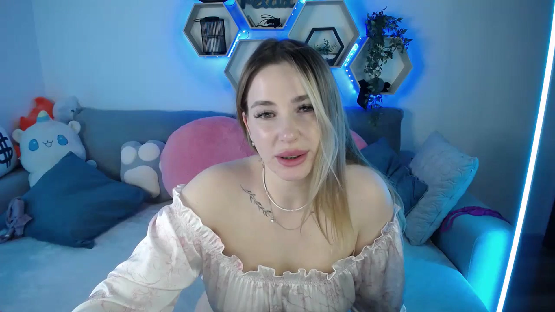 Gallery image thumbnail from SabrinaViolet's myfreecams stream on, 03/14/2026, 14:30 image 5 of 20