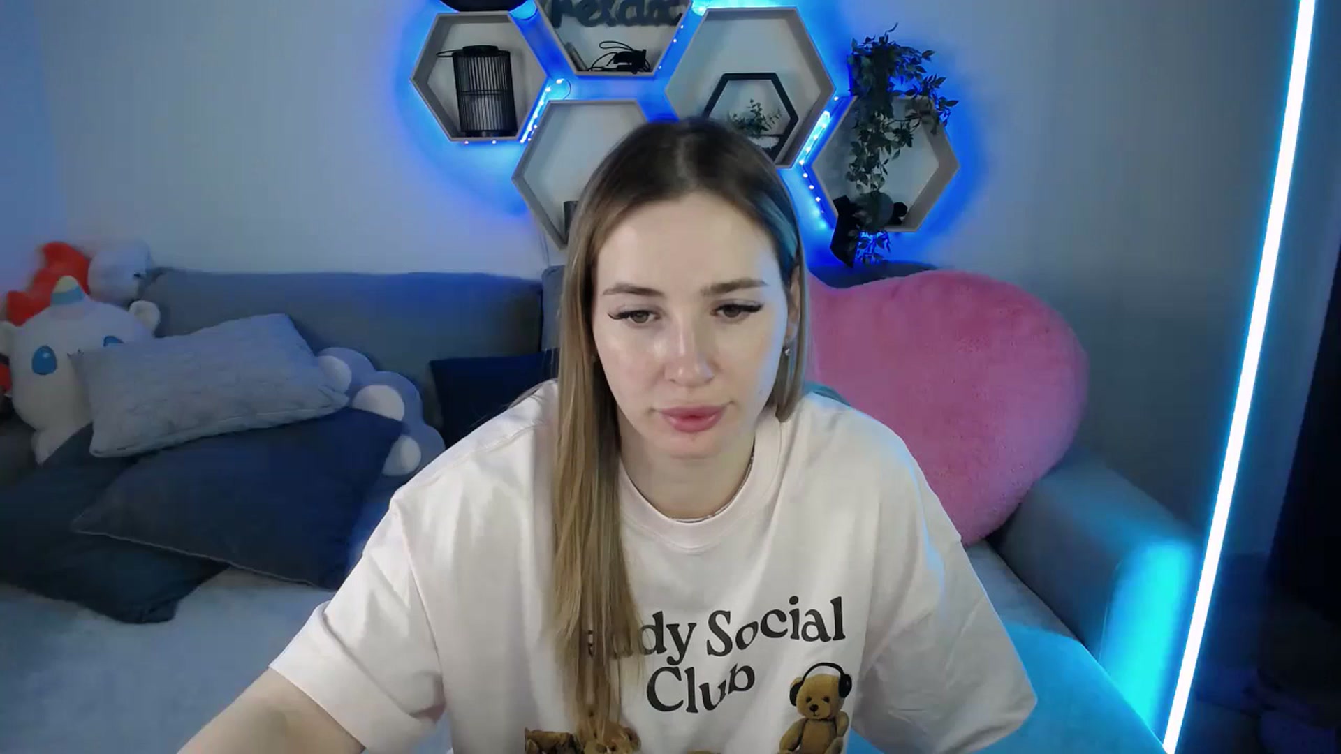 Gallery image thumbnail from SabrinaViolet's myfreecams stream on, 03/16/2026, 12:41 image 1 of 20