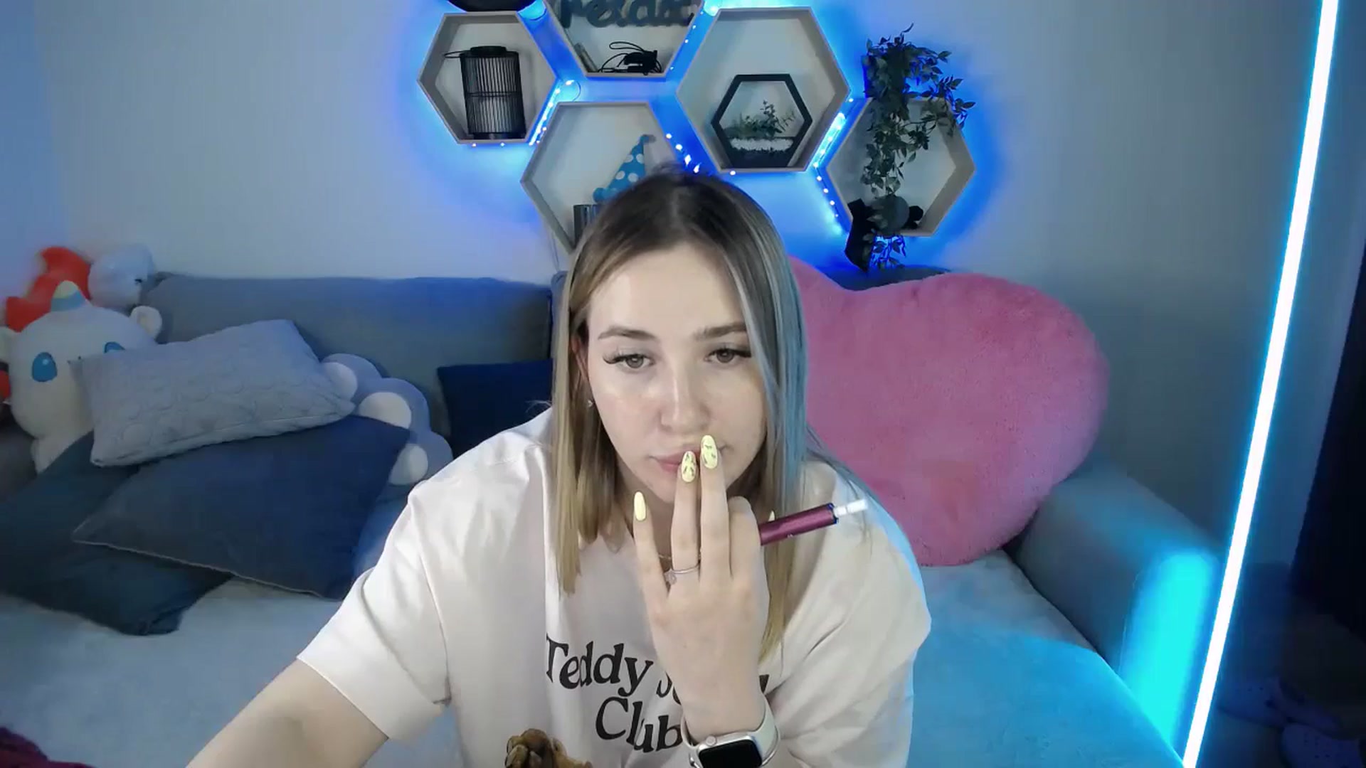 Gallery image thumbnail from SabrinaViolet's myfreecams stream on, 03/16/2026, 14:12 image 5 of 20