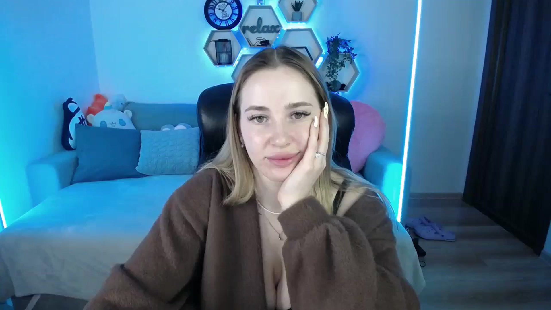 Gallery image thumbnail from SabrinaViolet's myfreecams stream on, 03/17/2026, 10:51 image 19 of 20