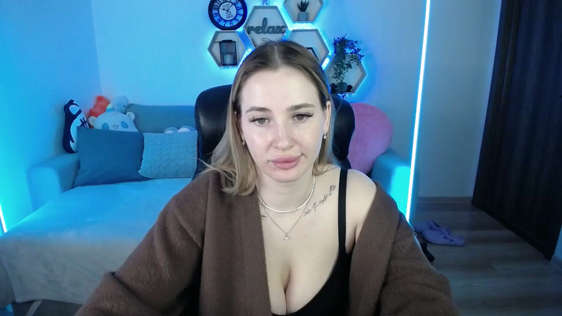 Gallery image thumbnail from SabrinaViolet's myfreecams stream on, 03/17/2026, 10:51 image 15 of 20