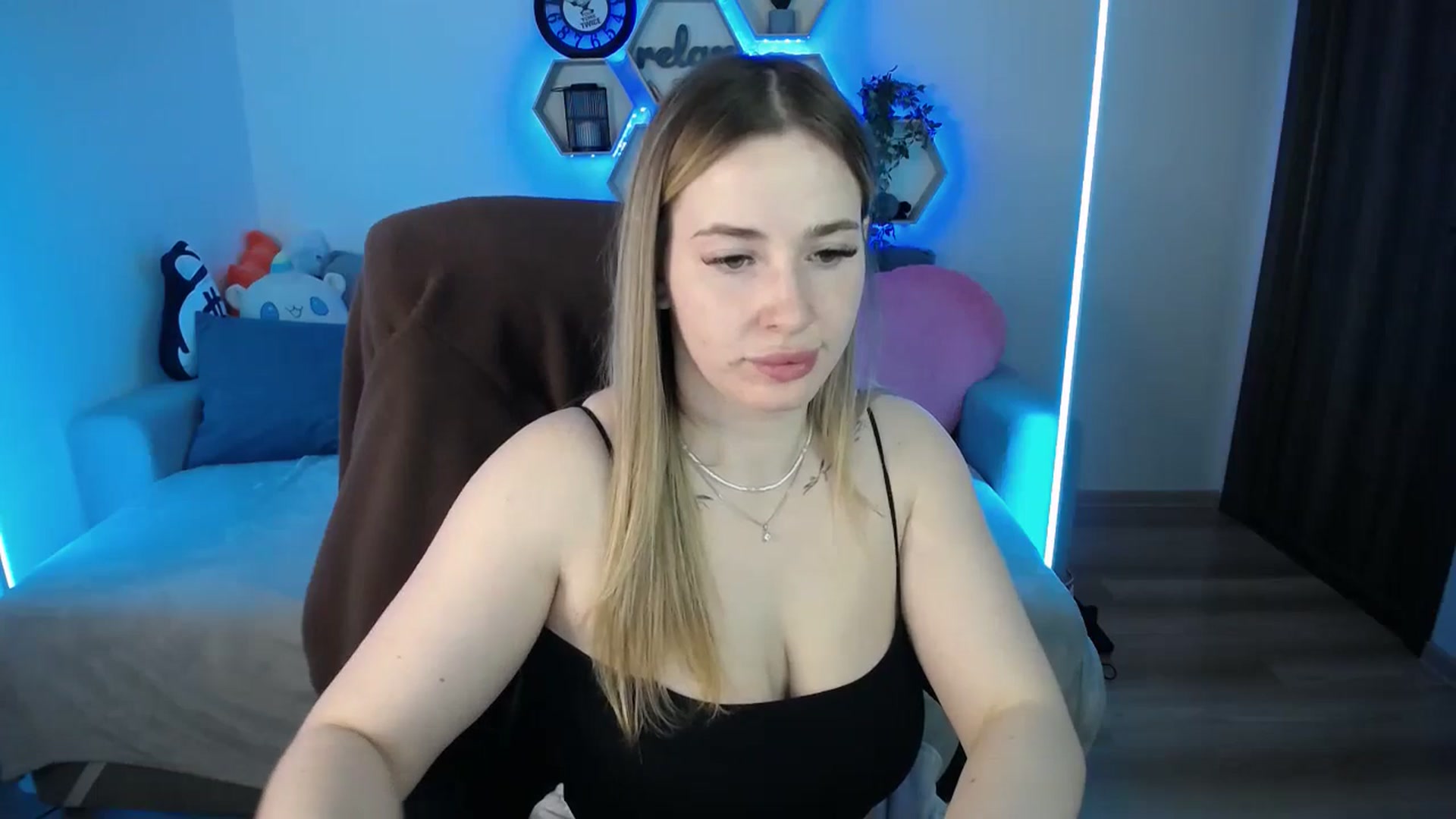 Gallery image thumbnail from SabrinaViolet's myfreecams stream on, 03/18/2026, 10:18 image 14 of 20
