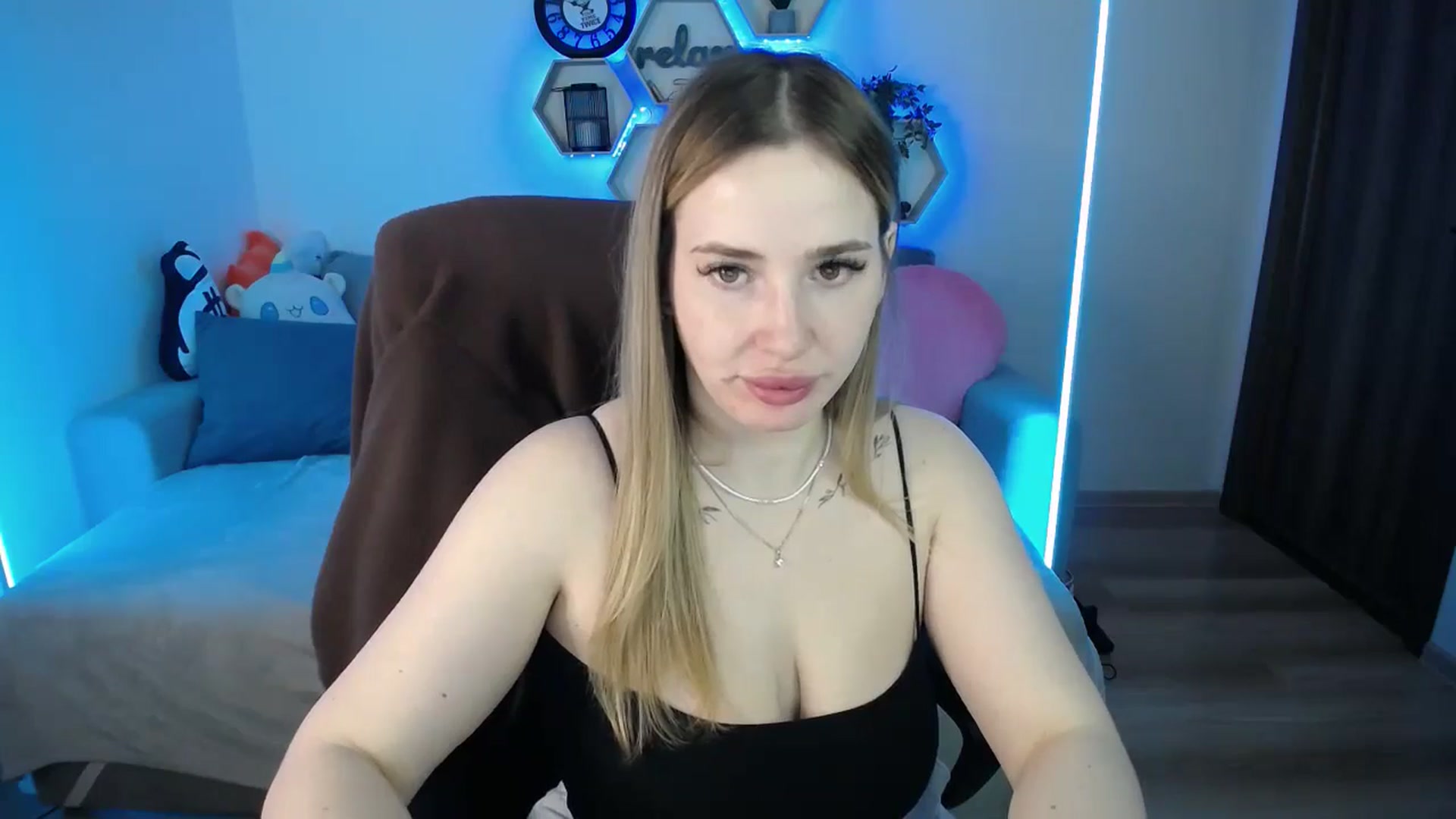 Gallery image thumbnail from SabrinaViolet's myfreecams stream on, 03/18/2026, 10:18 image 13 of 20