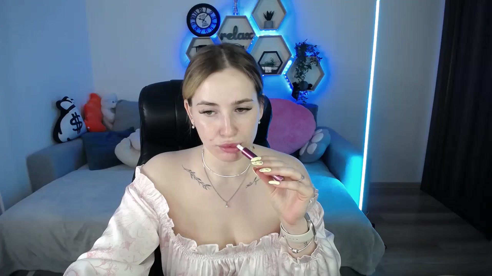 Gallery image thumbnail from SabrinaViolet's myfreecams stream on, 03/20/2026, 09:28 image 20 of 20