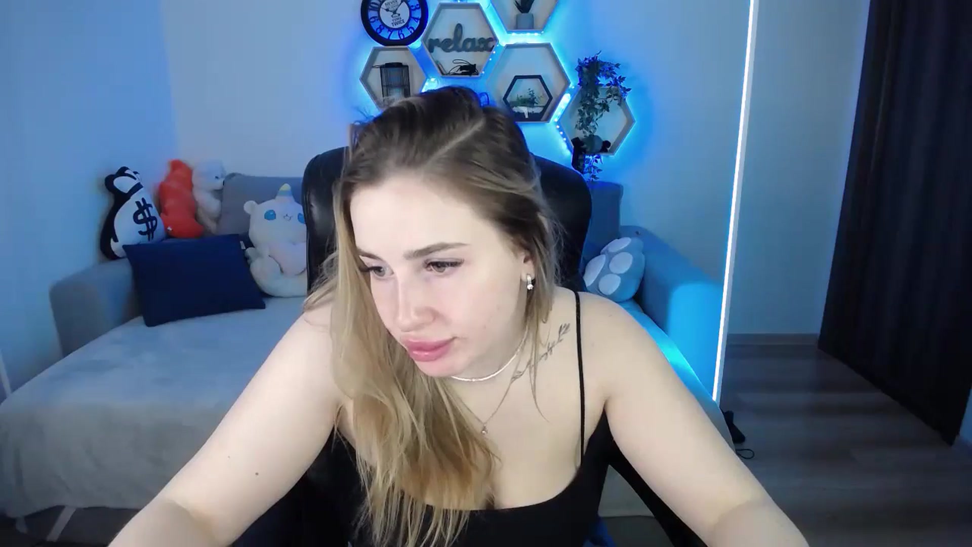 Gallery image thumbnail from SabrinaViolet's myfreecams stream on, 03/21/2026, 10:23 image 4 of 20