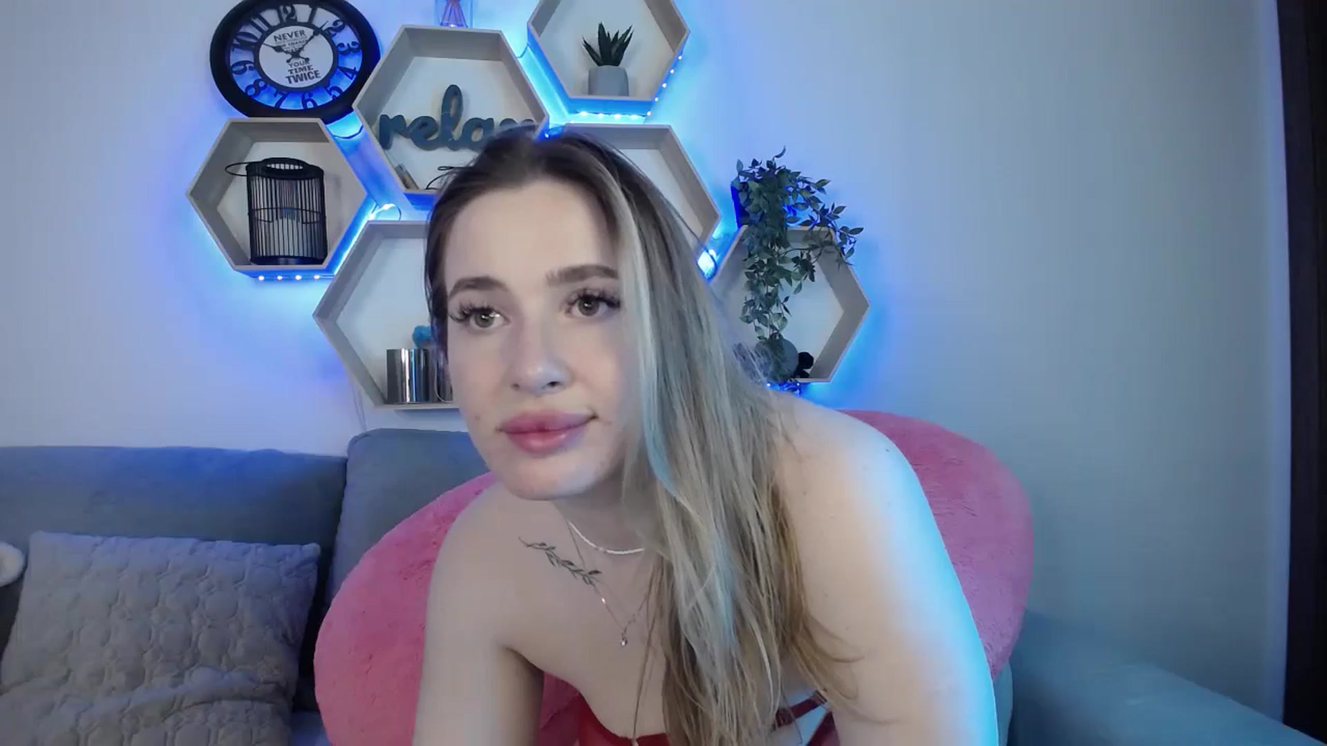 Gallery image thumbnail from SabrinaViolet's myfreecams stream on, 03/21/2026, 13:49 image 6 of 20