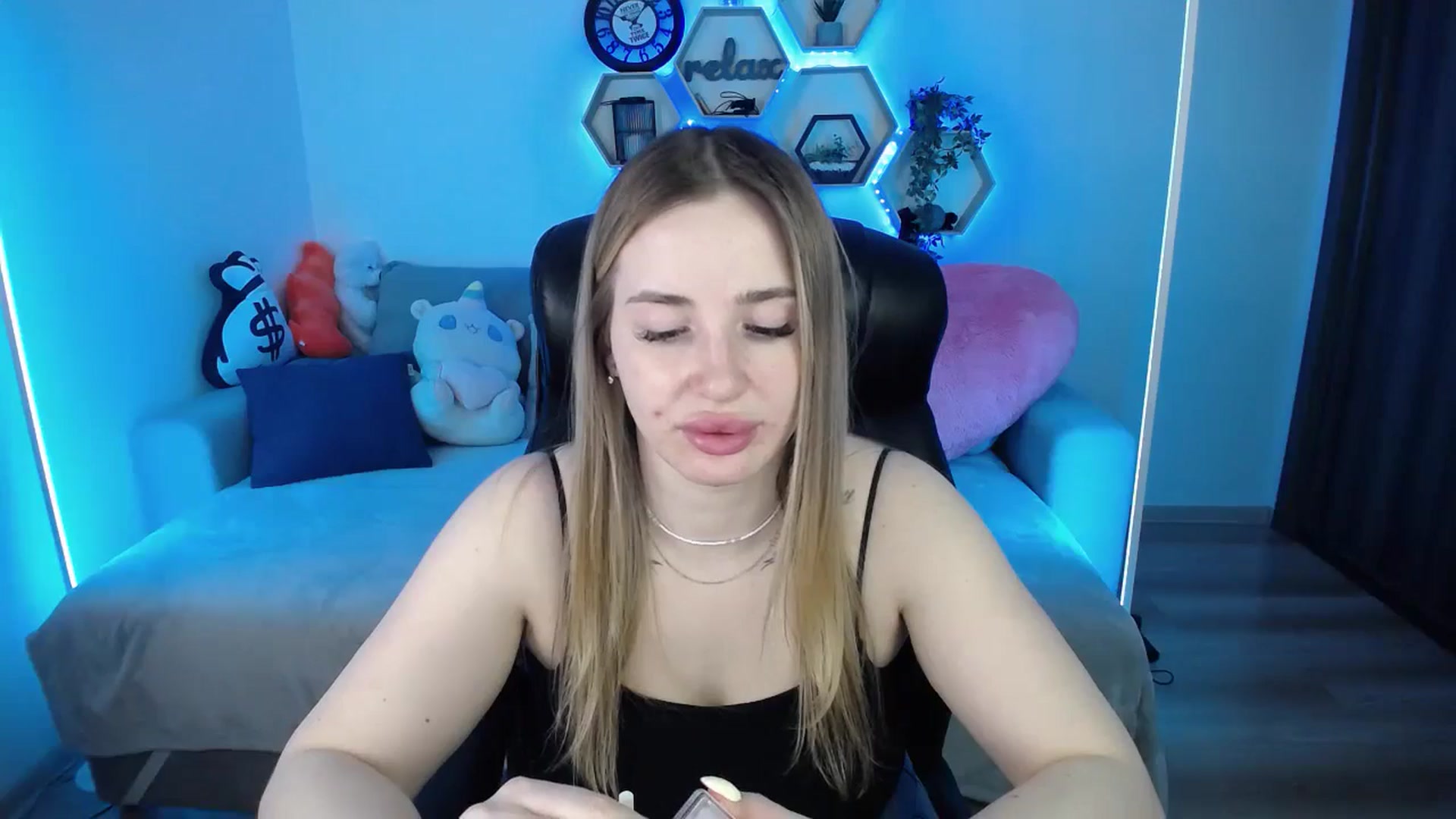 Gallery image thumbnail from SabrinaViolet's myfreecams stream on, 03/22/2026, 09:50 image 18 of 20