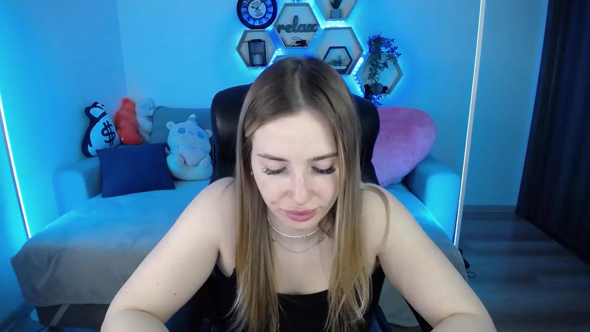 Gallery image thumbnail from SabrinaViolet's myfreecams stream on, 03/22/2026, 09:50 image 19 of 20