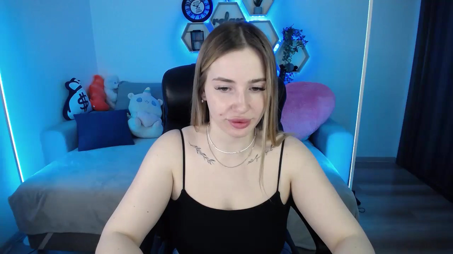 Gallery image thumbnail from SabrinaViolet's myfreecams stream on, 03/22/2026, 09:50 image 20 of 20