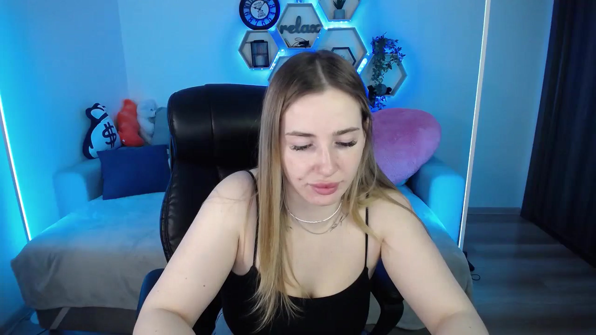 Gallery image thumbnail from SabrinaViolet's myfreecams stream on, 03/22/2026, 09:50 image 7 of 20