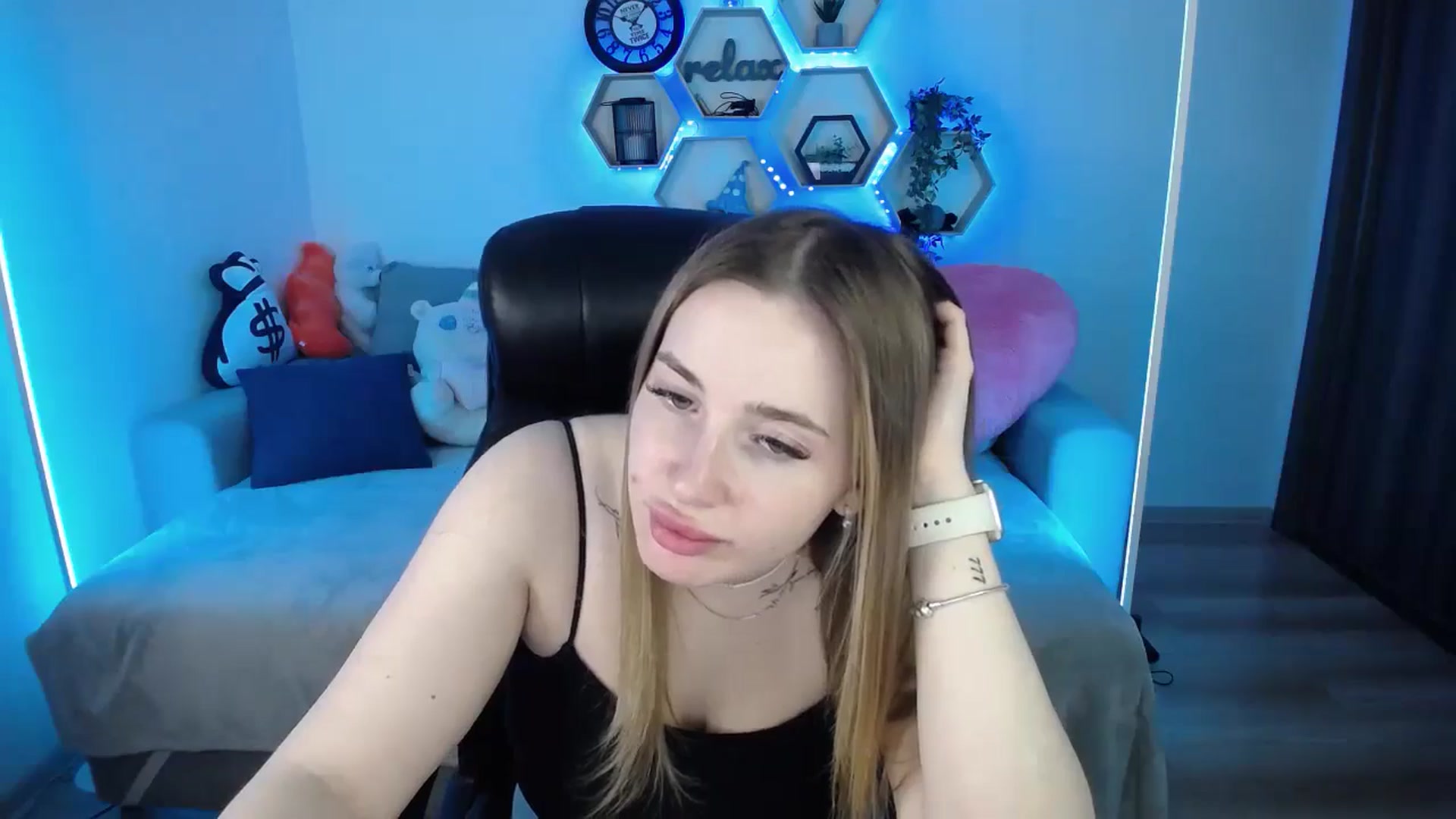 Gallery image thumbnail from SabrinaViolet's myfreecams stream on, 03/22/2026, 09:50 image 9 of 20