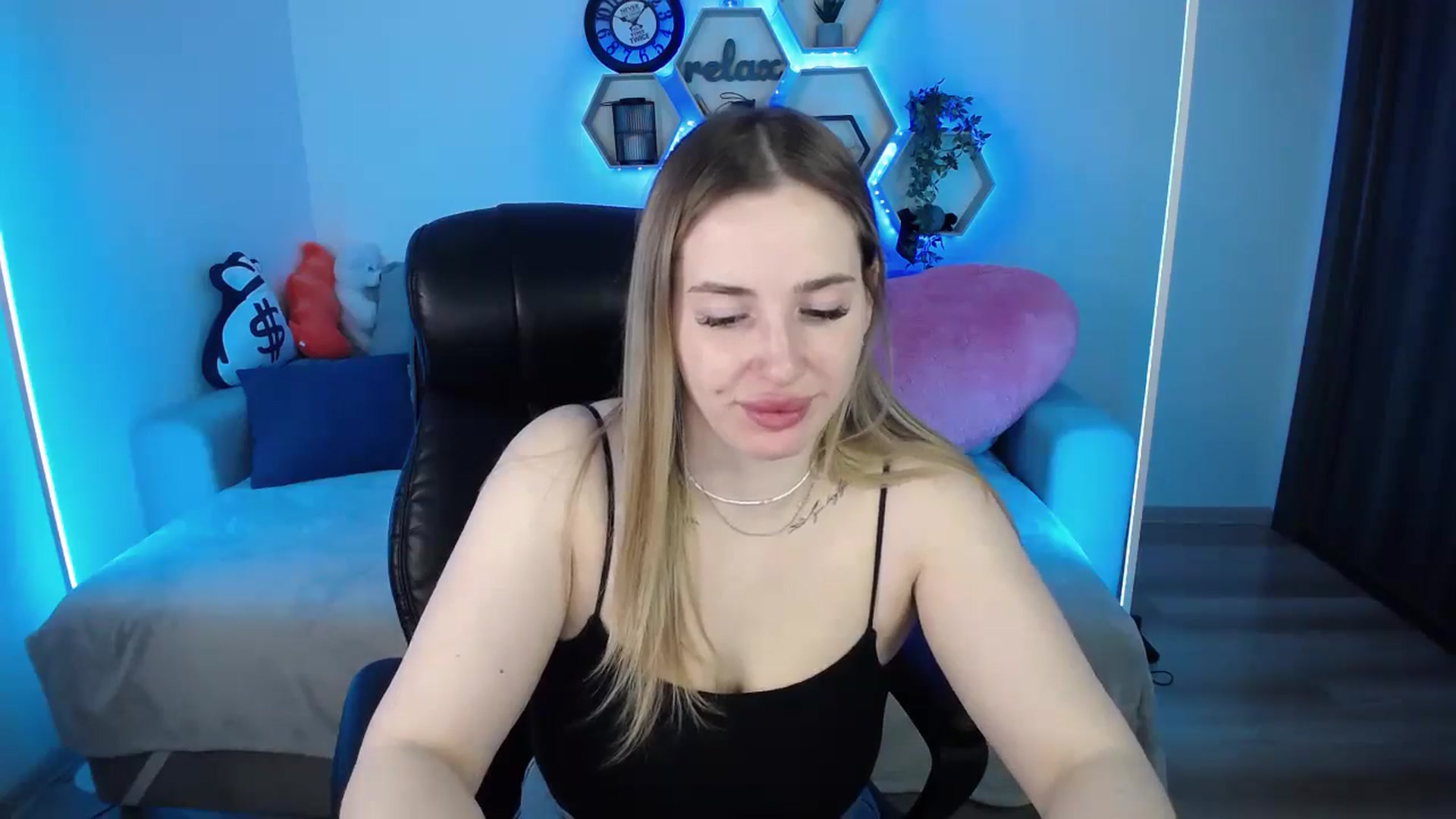 Gallery image thumbnail from SabrinaViolet's myfreecams stream on, 03/22/2026, 09:50 image 6 of 20