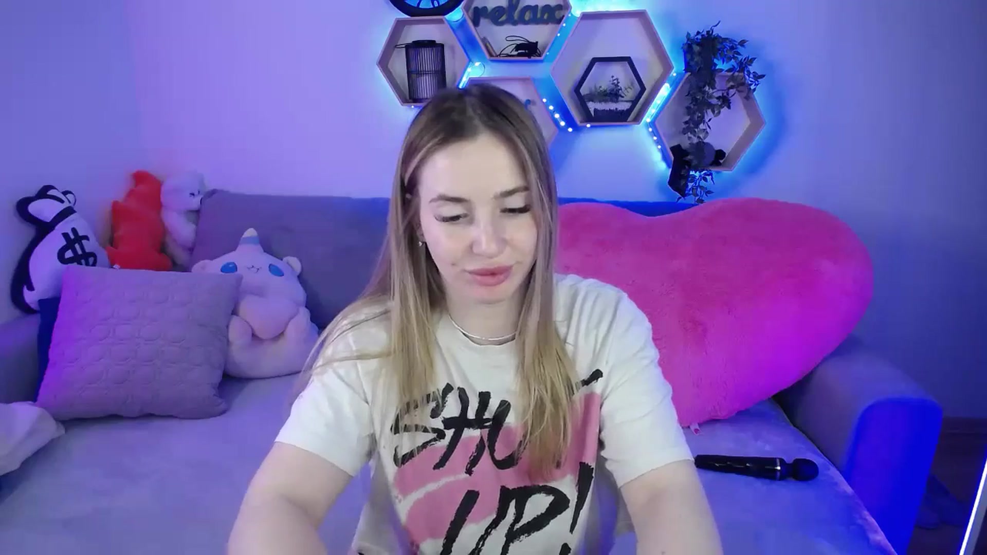 Gallery image thumbnail from SabrinaViolet's myfreecams stream on, 03/22/2026, 14:36 image 19 of 20