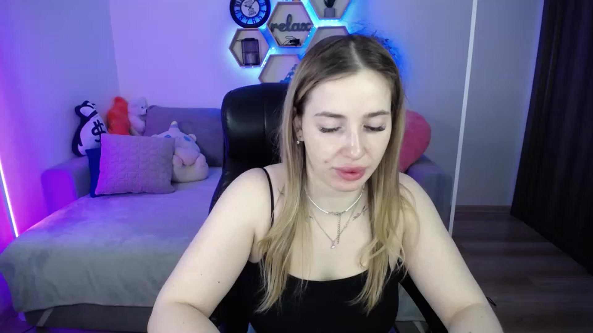 Gallery image thumbnail from SabrinaViolet's myfreecams stream on, 03/23/2026, 09:51 image 4 of 20