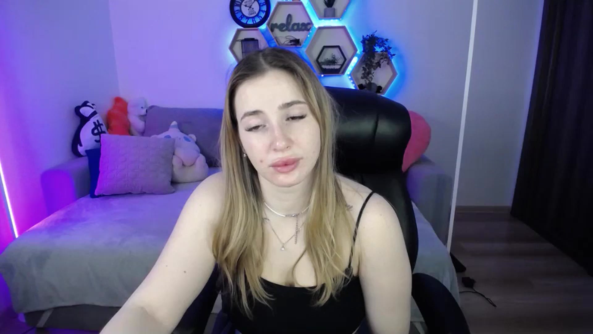 Gallery image thumbnail from SabrinaViolet's myfreecams stream on, 03/23/2026, 09:51 image 9 of 20